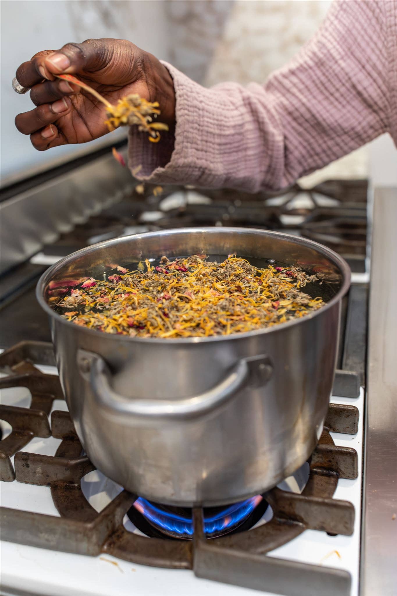 PAAVANI Ayurveda - Venta al por mayor Tés saludables/desintoxicantes - Baño de Vapor de Hierbas para Yoni | Baño de Vapor Vaginal para la Salud Reproductiva6