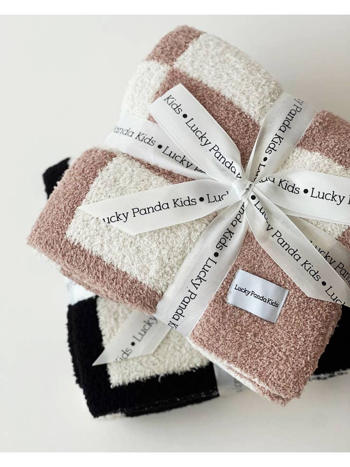 Lucky Panda Kids - Wholesale Bedding Blanket - Kids & Baby - Checkered Plush Baby Blanket | Latte11