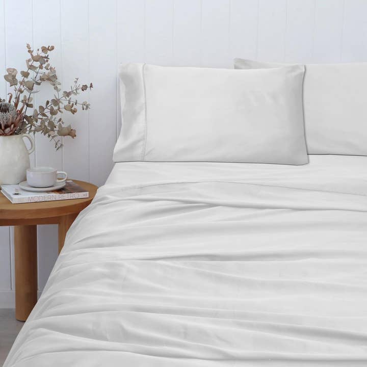 Cotton Alley 100% Cotton Saten 4 Pcs 300 TC Bed Sheet Set for wholesale by Cotton Alley