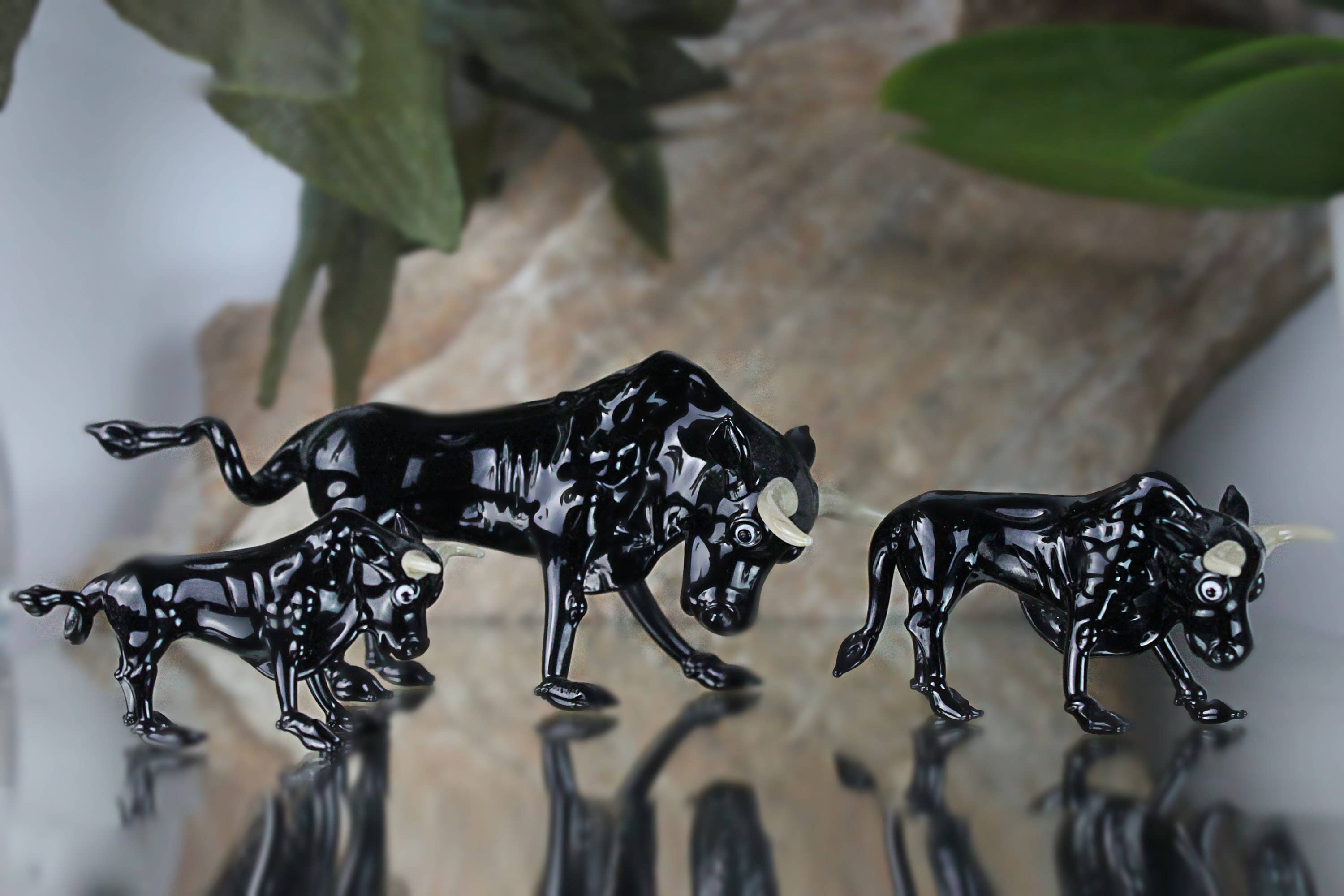Adamodart - Wholesale Decorative Figurine - murano glass spanish bull sculpture, lampwork bull decor1