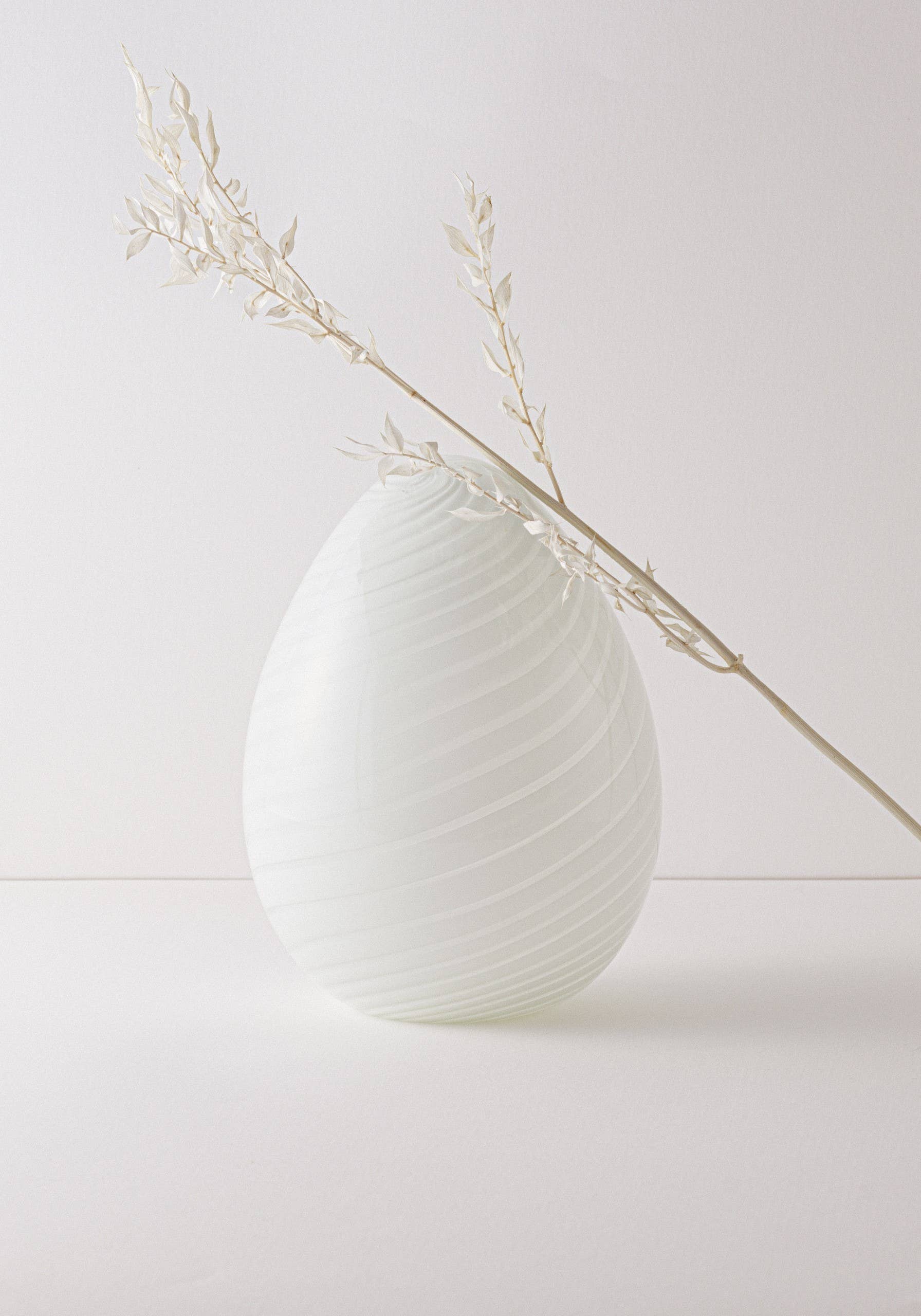 Naia Objet – wholesale Dekorativt bordsobjekt – Bianca ägg1