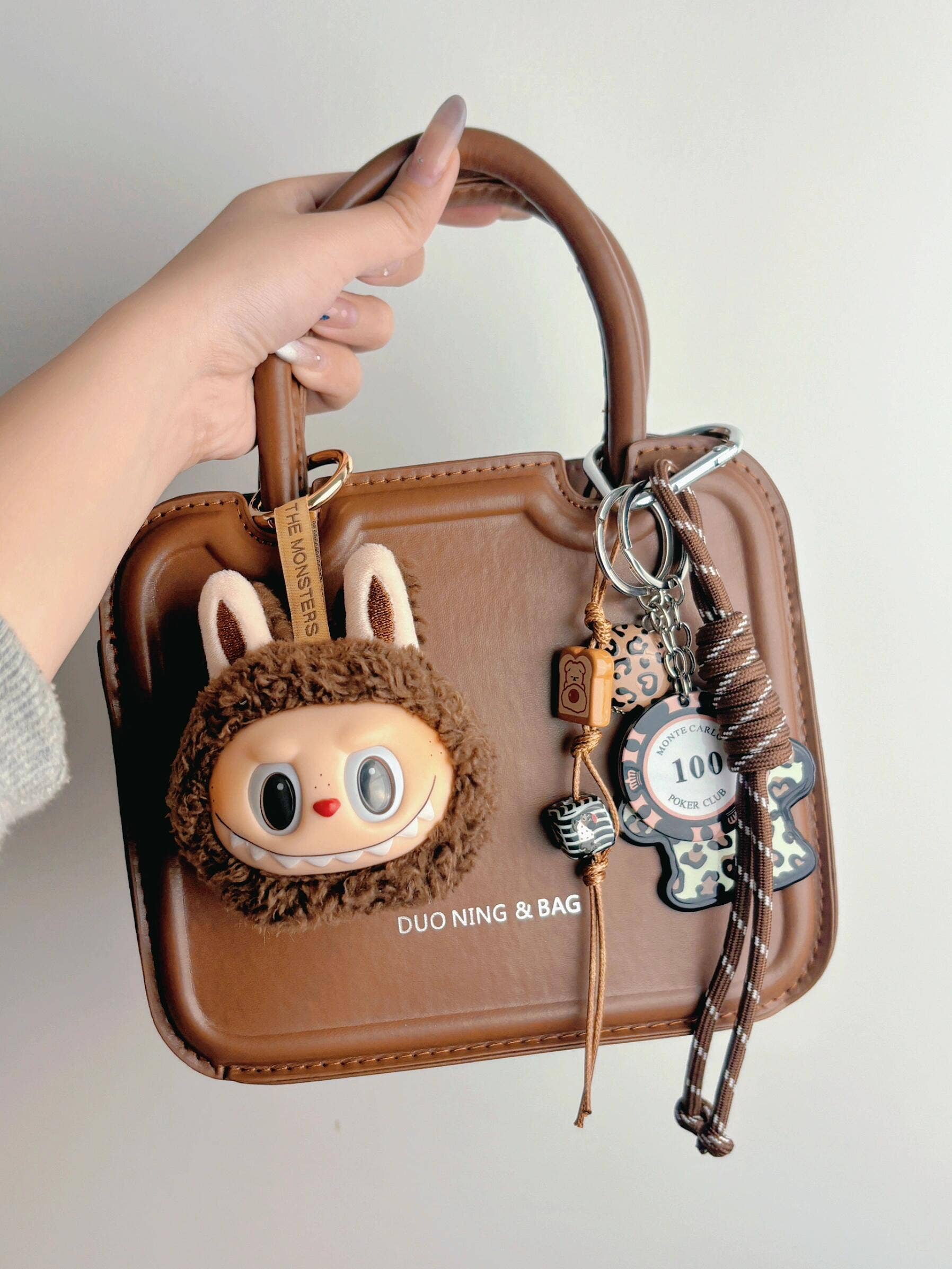 Lilyrosy（Duty free) - Vente Porte-clés – femme - Porte-clés en peluche mignon et très demandé pour filles – Charm de sac1