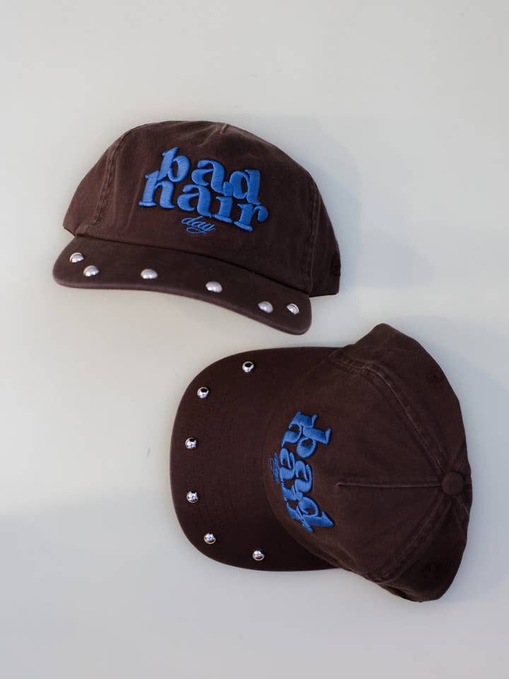 CASQUETTE DE BASEBALL CLOUTÉE JOURNÉE DE MAUVAIS CHEVEUX pour la vente par KAXI