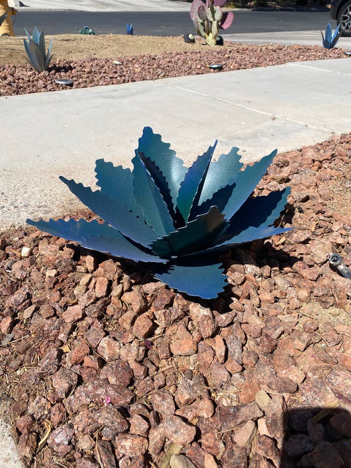 Handcrafted Metal Artificial Ground Plant for wholesale by US Metal Plants