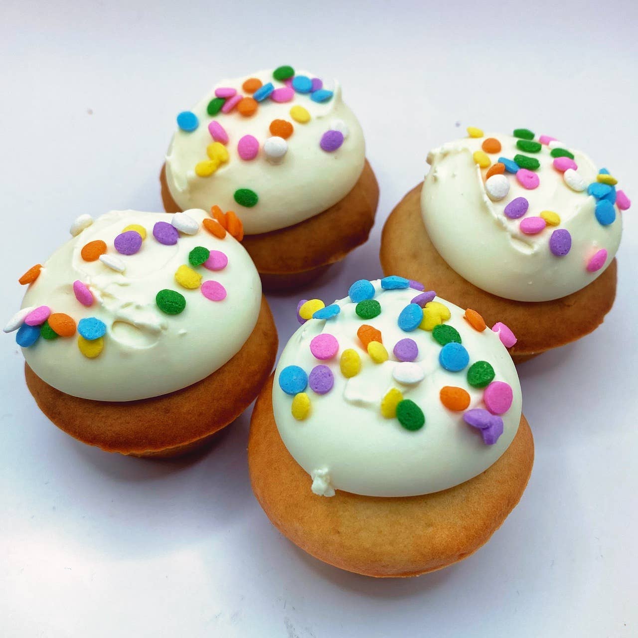 Pupcakes and Pawstries Barkery - Wholesale Pet Treats - Dog - Mini Organic Dog Pupcakes3