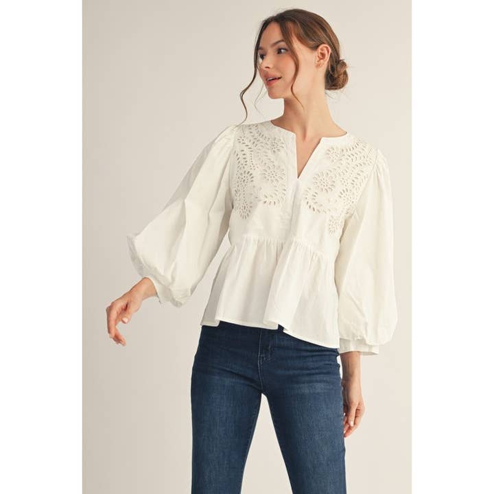 Top à sequins à œillets pour la vente par STYLE USA