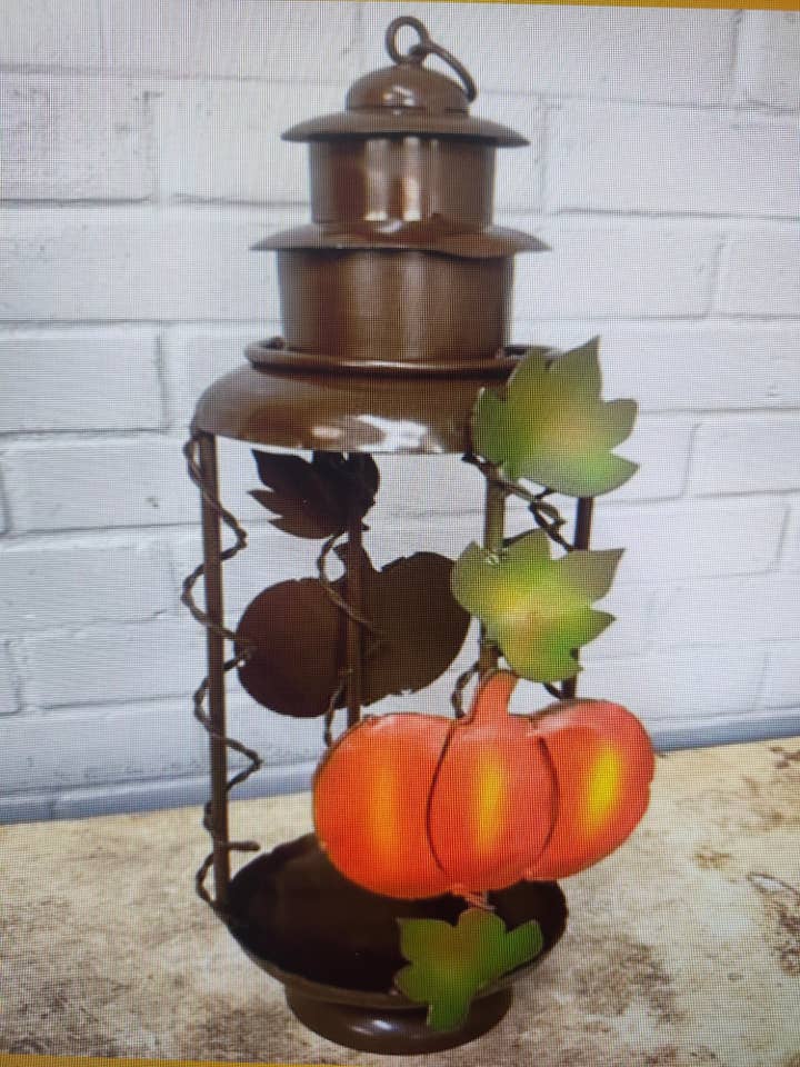 Lanterne en forme de citrouille pour la vente par Gigi's Yard Charms