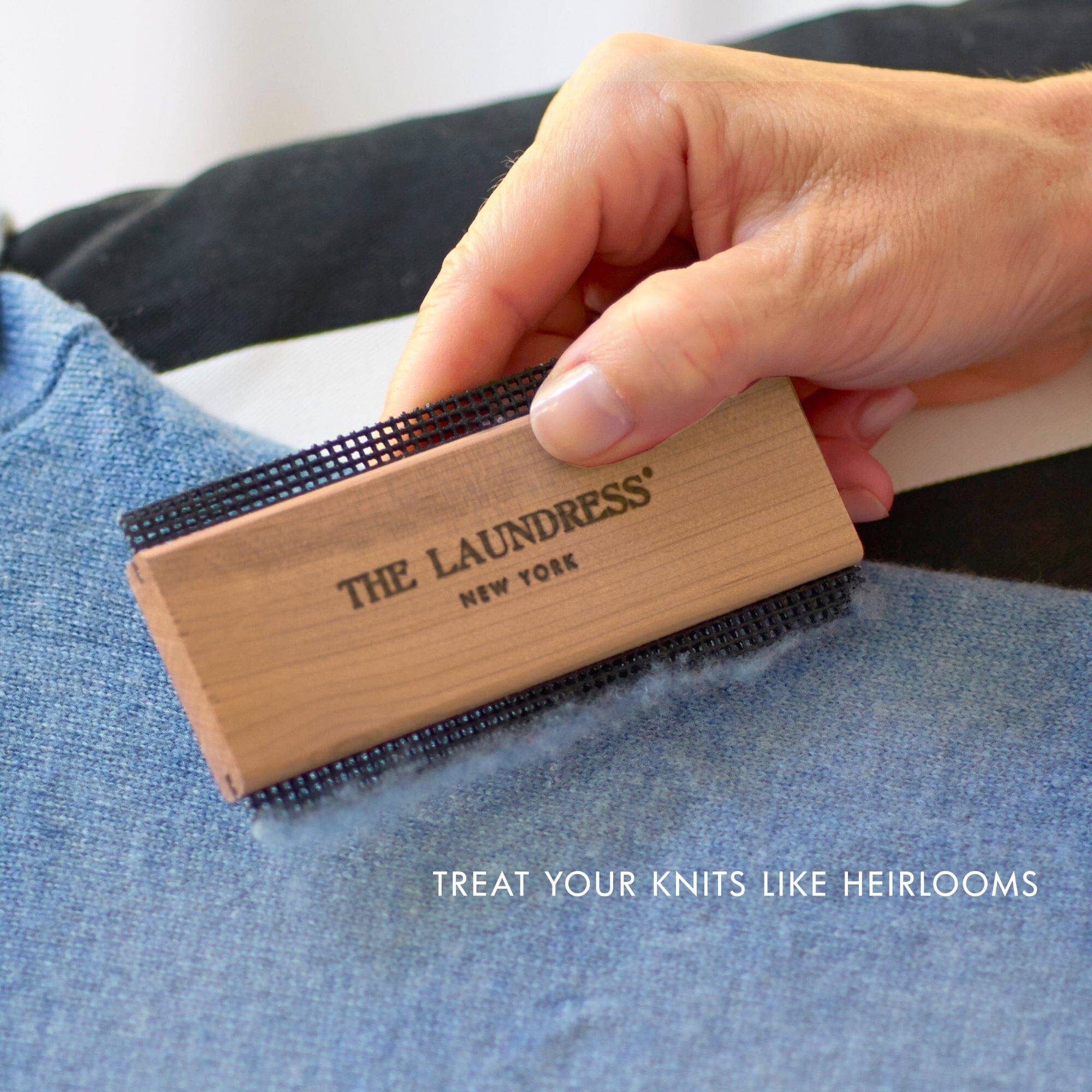 The Laundress - Wholesale Lint Roller - Sweater Comb2