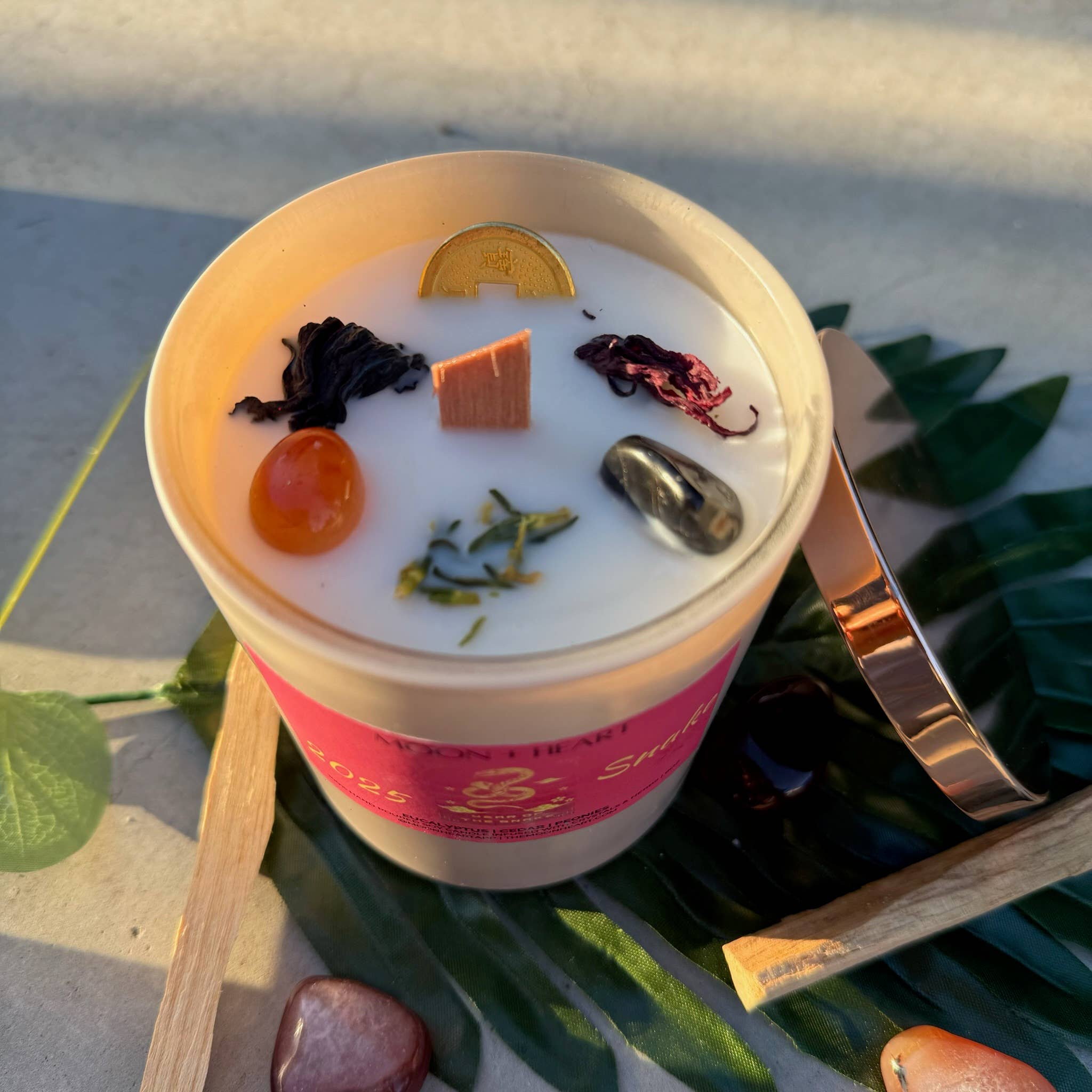 The Moon+Heart – Großhandel Kerze im Glas / gefüllte Kerze – 2025 Jahr der Schlange Kerze| Duftkerze mit Kristallen5