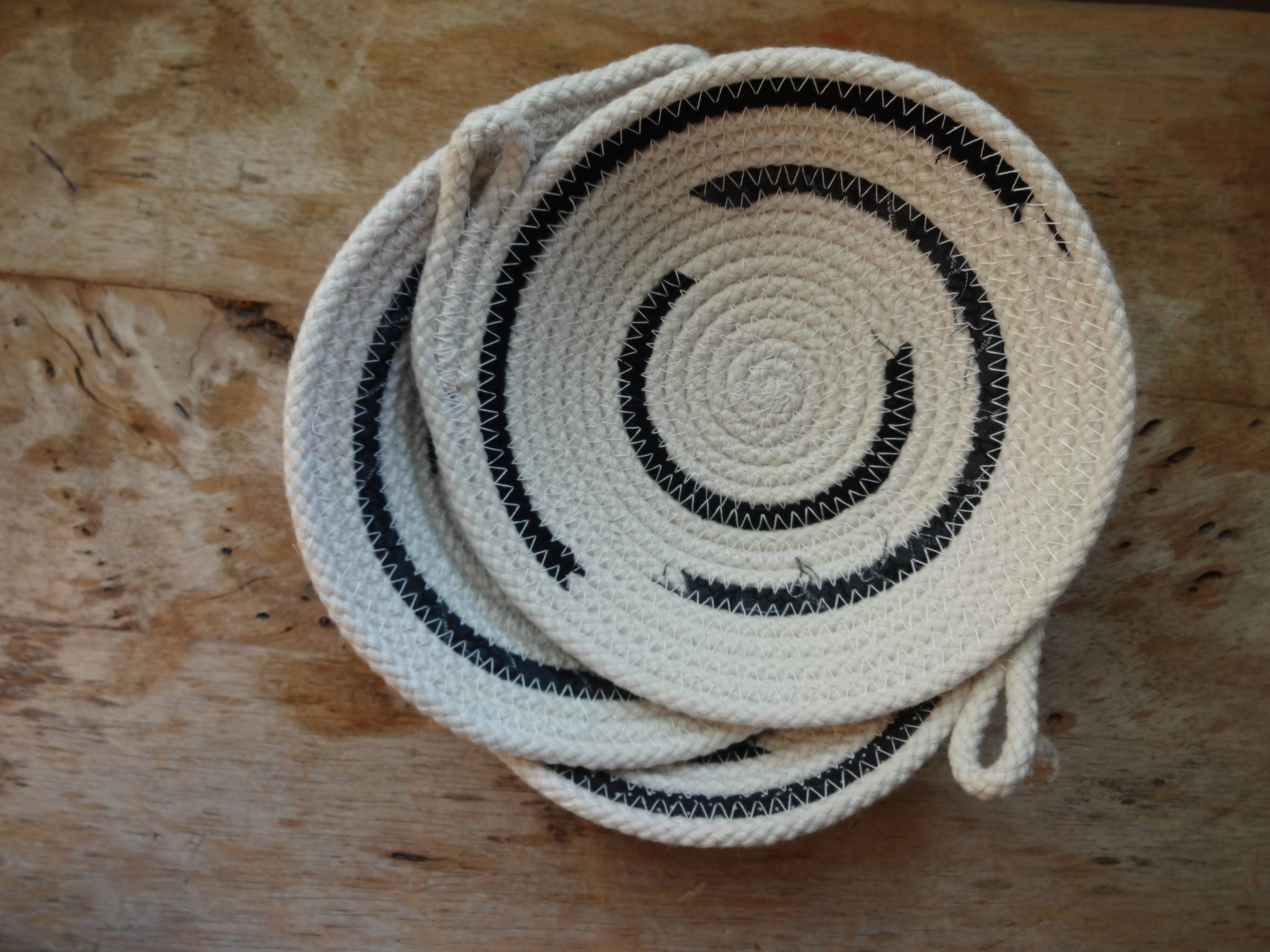The Foxes Tail – wholesale Dekorativ tallrik/fat/skål – Tyg Wrapped Cotton Rope Bowl: Stor15