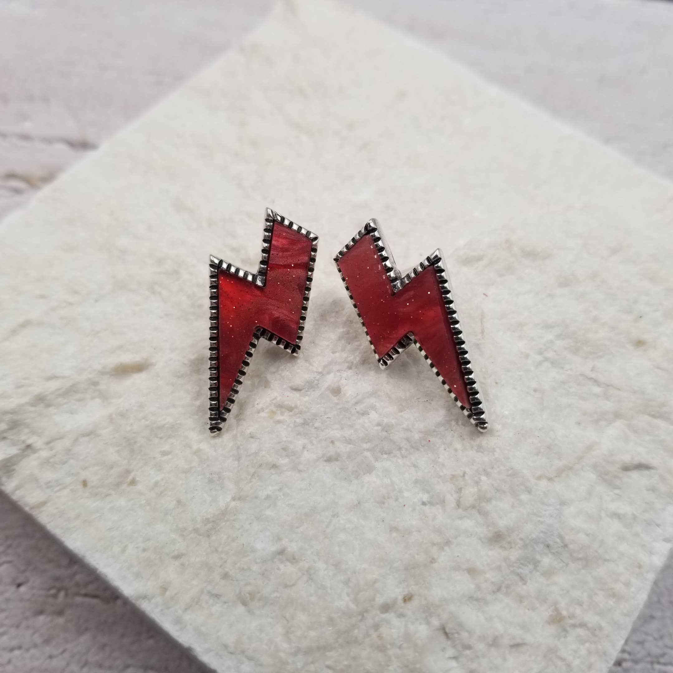 Treasure Wholesale - Wholesale Stud/Post Earrings - Acrylic Lightning Bolt Stud Earrings0