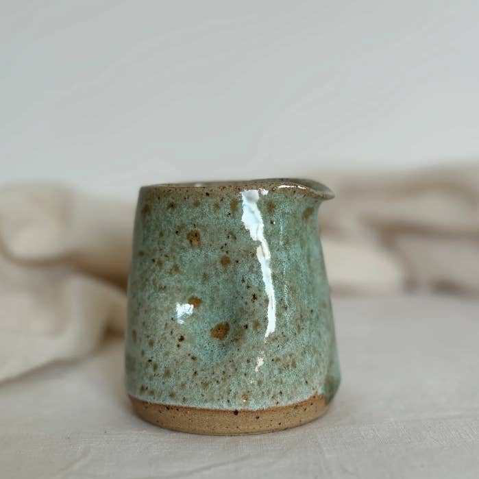 Frankie Ceramics – wholesale Jug – Mini Pinch Jugs