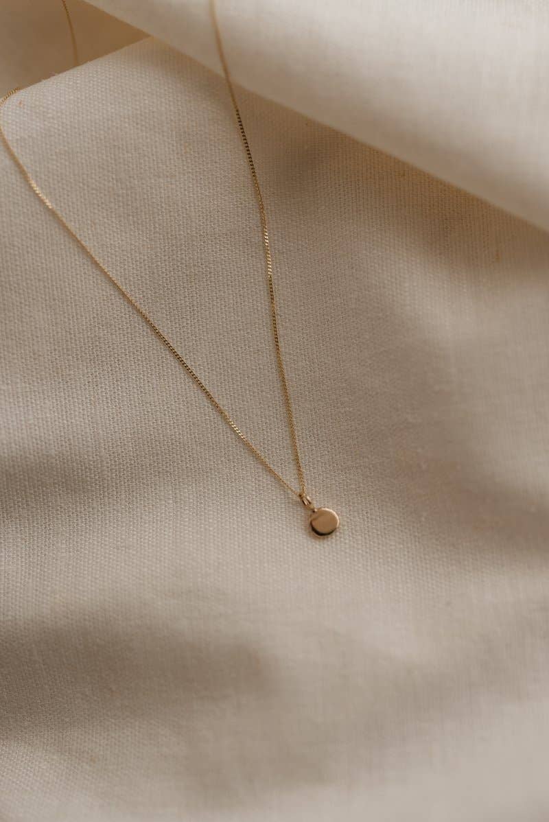 Studio Adorn - Wholesale Pendant/charm necklace - 9ct Recycled Gold Zero Waste Pebble Necklace