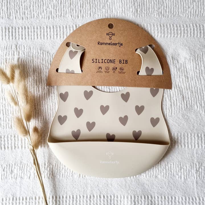 Rammelaartje – wholesale Bordstablett – Silikonplatta med hjärtsbricka - Beige1