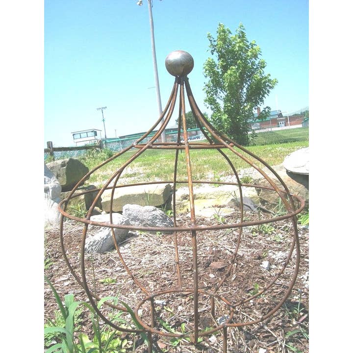 Garden Iron And More - Wholesale Outdoor Ornament/Decor - Topiary with Ball Finial