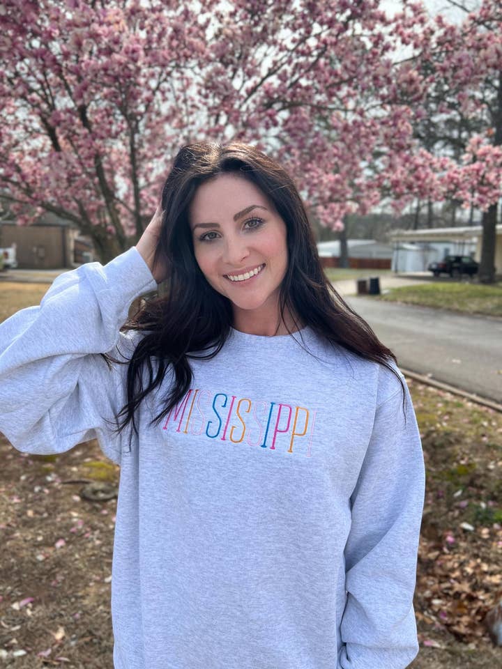 Dun, meerkleurig geborduurd sweatshirt voor wholesale door Adelle Linen