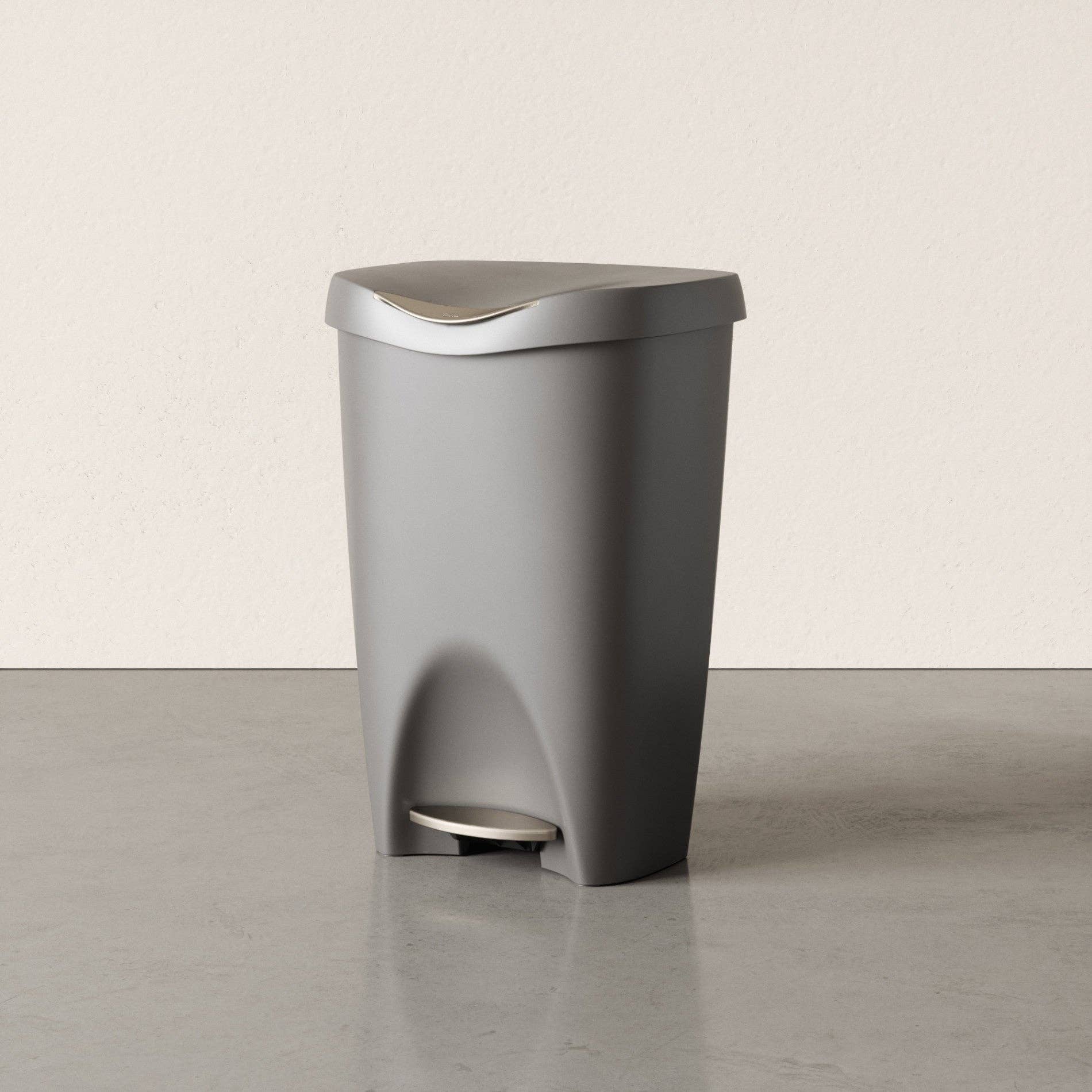 Umbra - Wholesale Trashcan/Trash Bin - Brim Step On Trash Can20