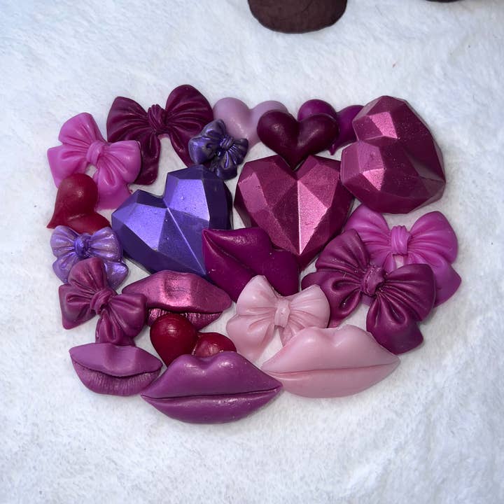 Fondants de cire Romance pour la vente par Readers Leisure