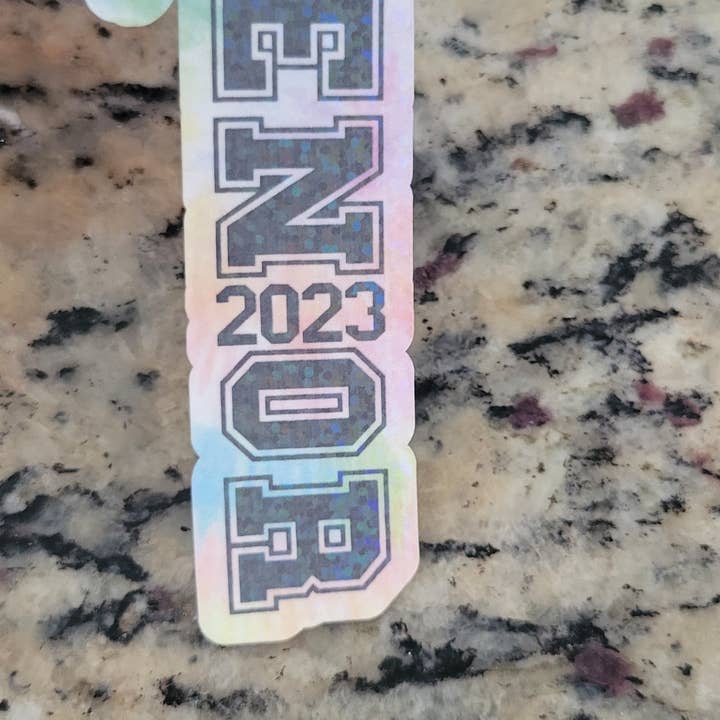 Autocollant Senior 2023, cadeau pour seniors, autocollant imperméable, autocollant scintillant pour la vente par Dashmonograms