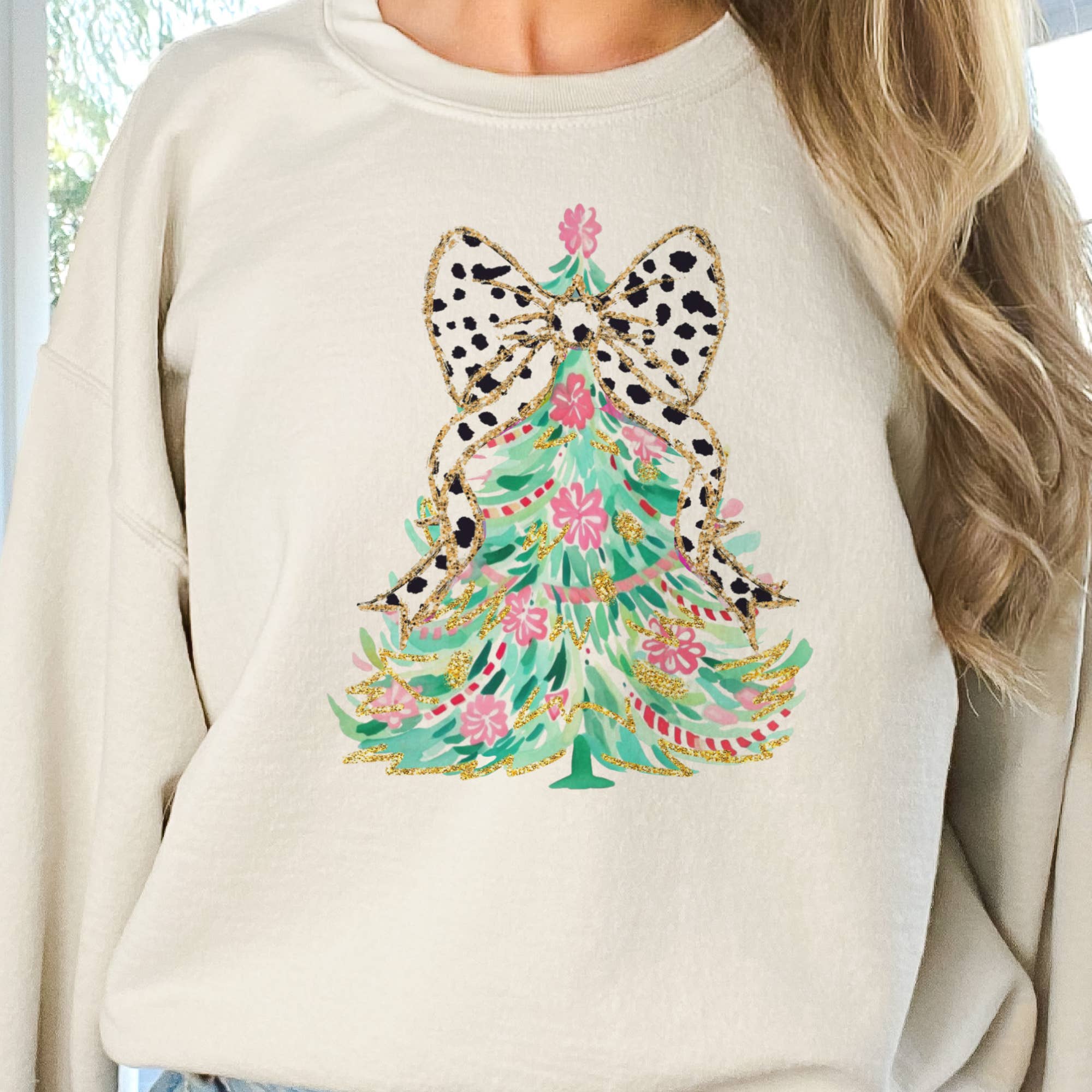 Par.tees by Party On! – Camisola gráfica - Unissexo por atacado – Sweatshirt Gráfico Coquette de Árvore de Natal com Laço de Bolinhas1