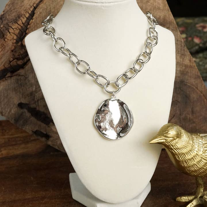 PennyLine inc - Wholesale Pendant/Charm Necklace - Chunky Chain & Hammered Disc Statement Necklace – Gold or Silver Tone6