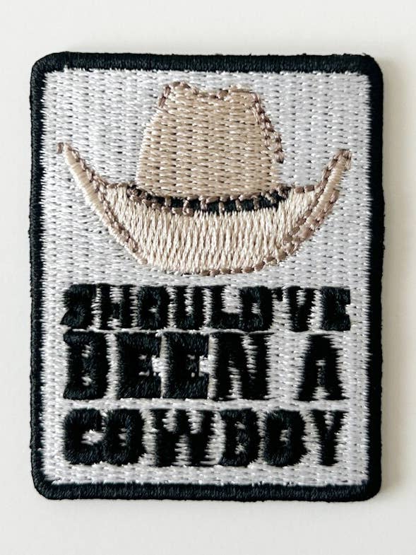 Toppa termoadesiva ricamata nera Should 've Been a Cowboy per la vendita all'ingrosso da parte di Field Trip Threads