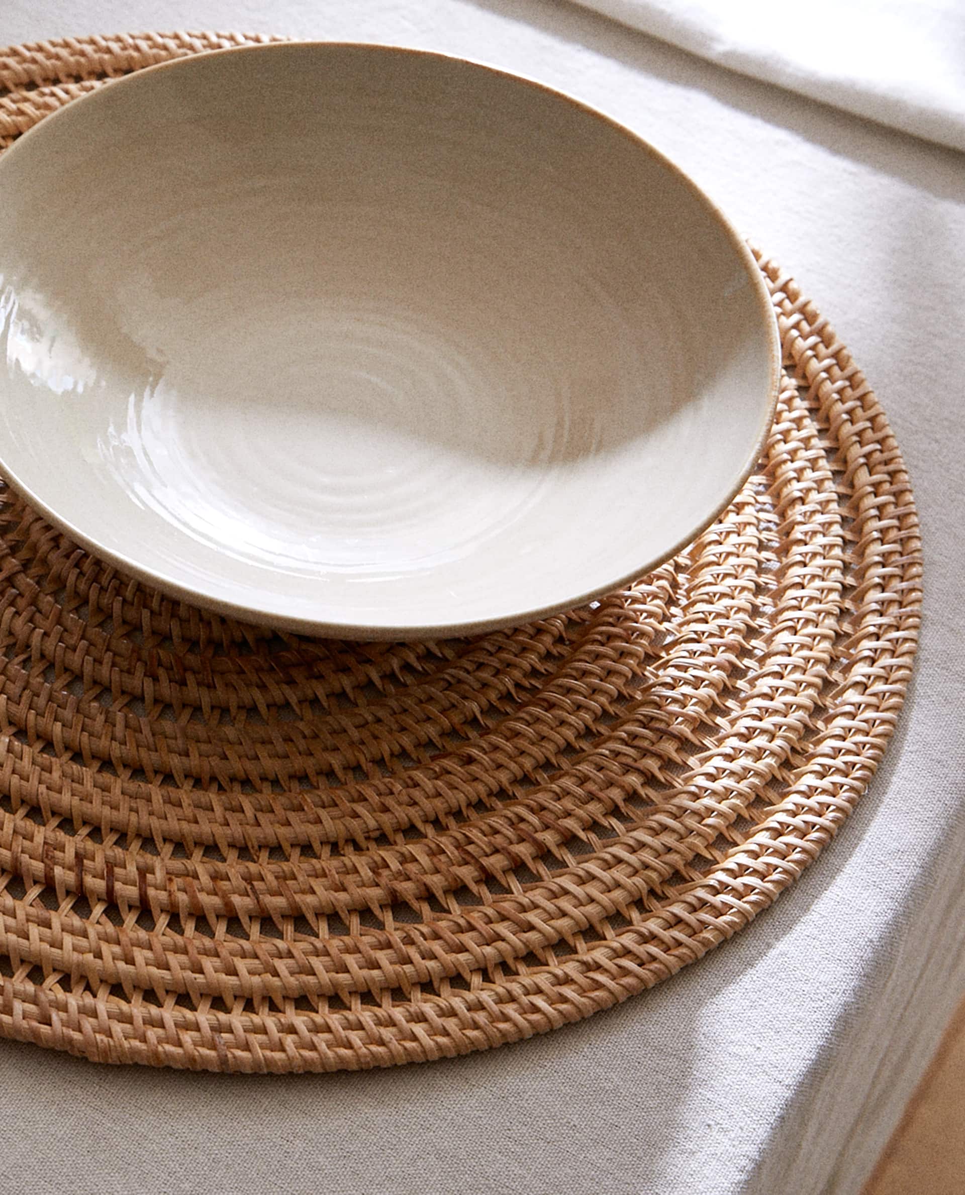 Bali Harvest - Wholesale Placemat - Rattan Placemat (Brown Spiral) - Woven Wicker Straw Charger1