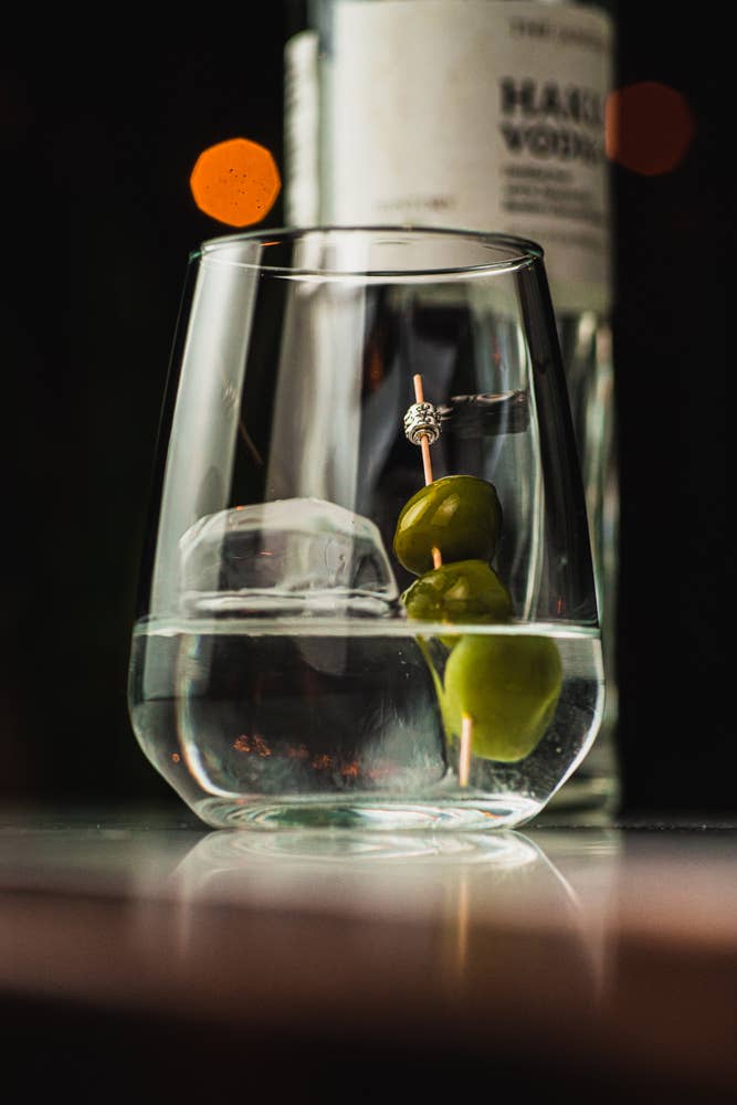 Hospitality Glass - Wholesale Wine Glass - Mencia 15.75 oz. Stemless2