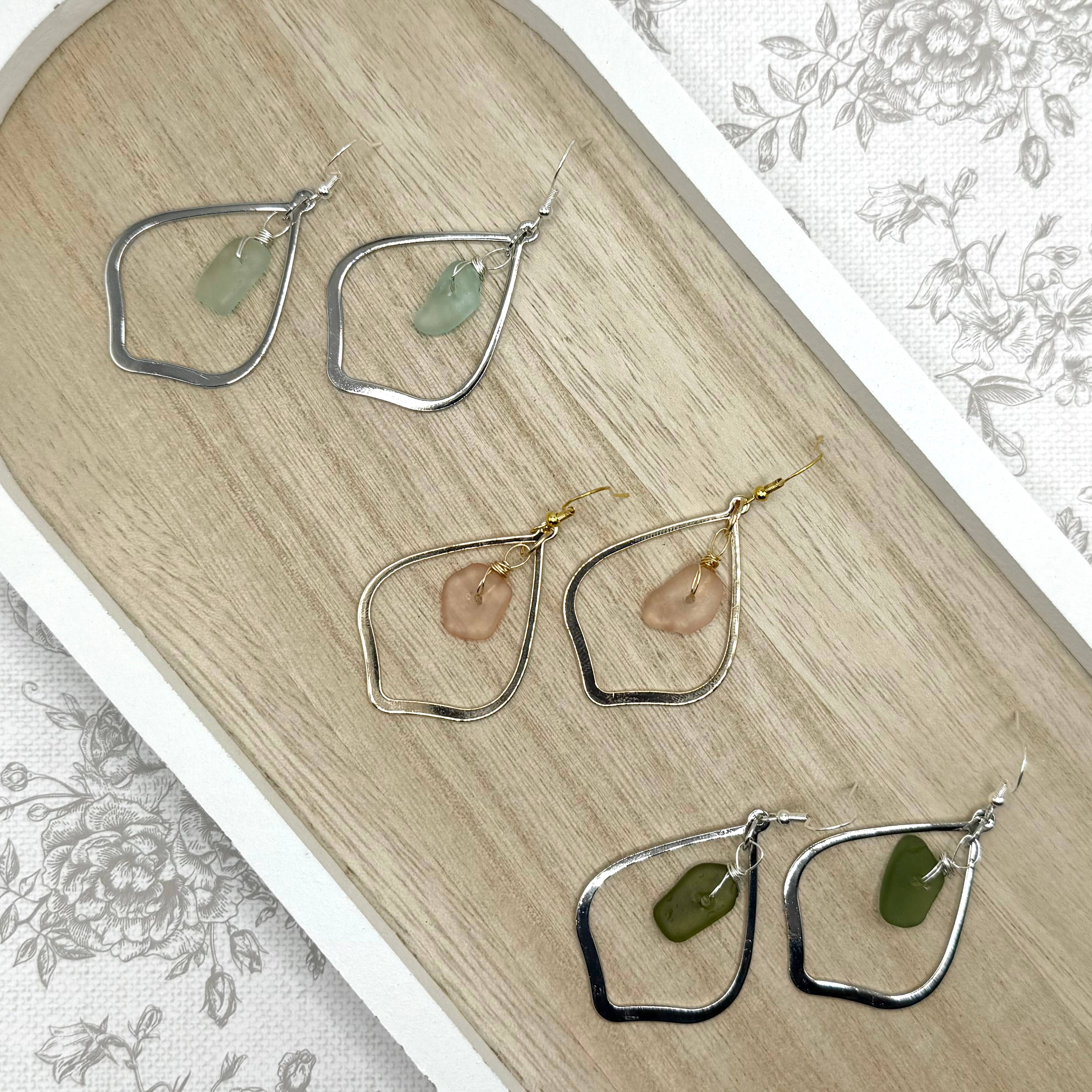 Cyn Elizabeth Studios - Vendita all'ingrosso Orecchini pendenti - Orecchini in Vetro di Mare Luna Tide0