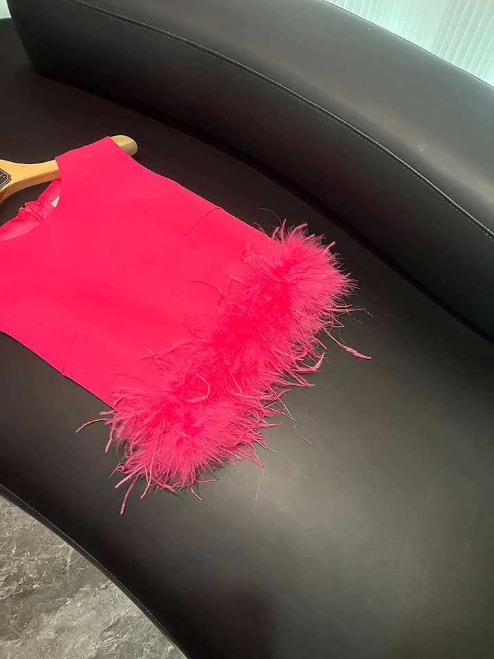 Sanyao Fashion - Wholesale Outerwear Vest - Women's - SY411 White Ostrich Feather Trim Round Neck Sleeveless Top2