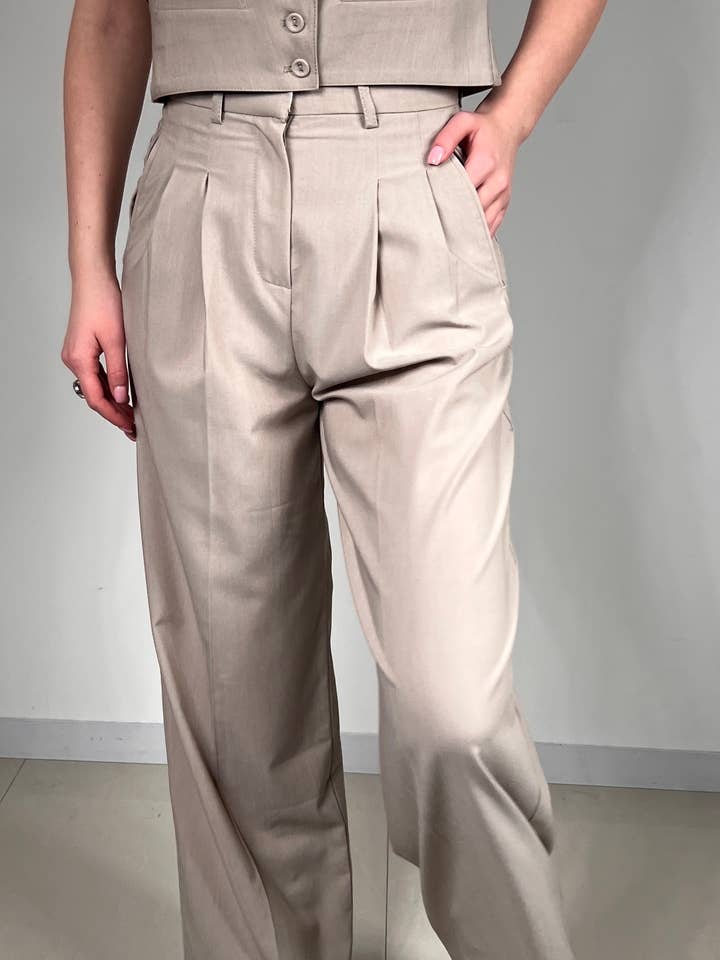 Damesbroek met plooien - CLEO voor wholesale door MAXMILA PARIS