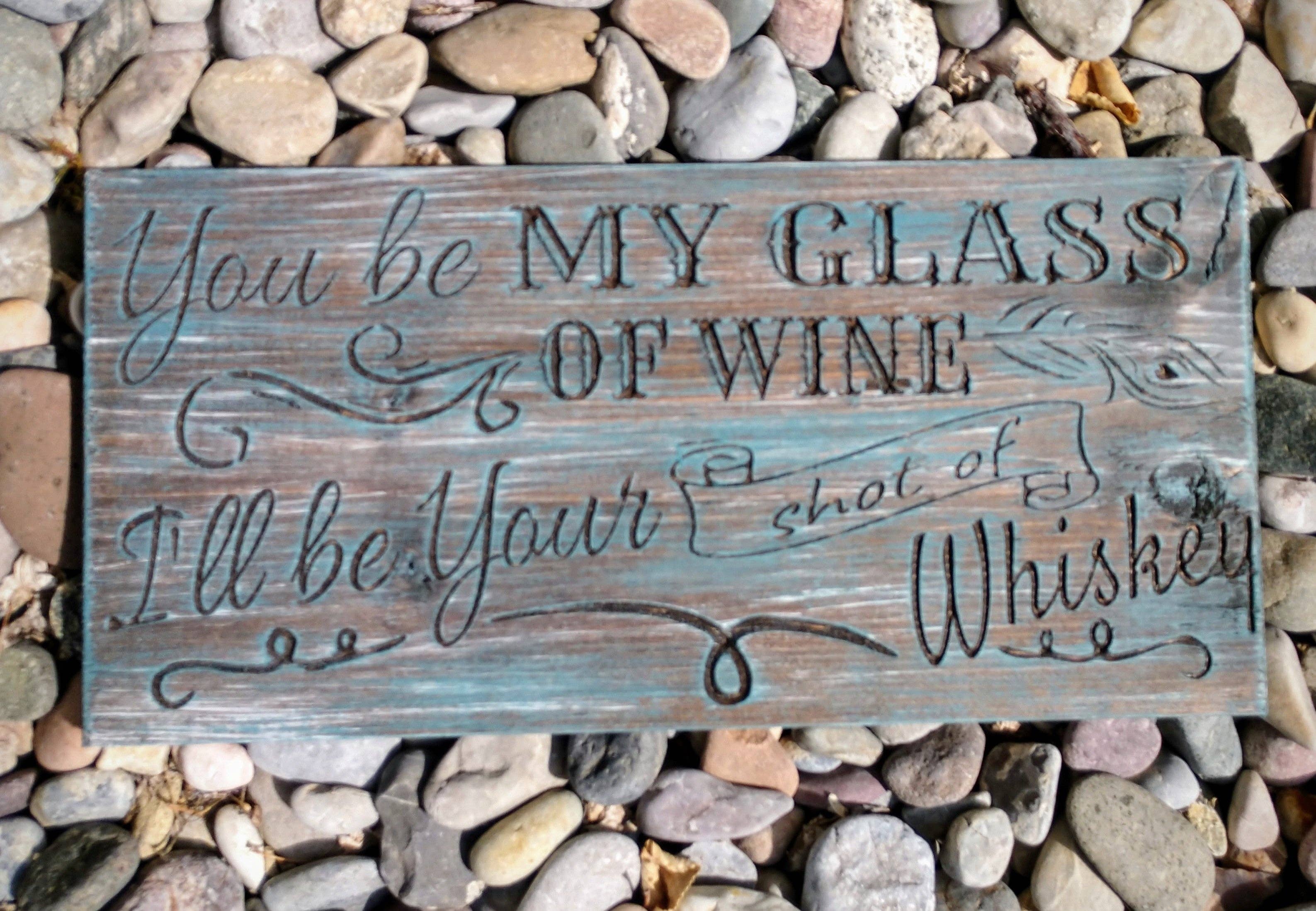 Knotty Pine Woodworks – Großhandel Schilder – Wein und Whiskey5