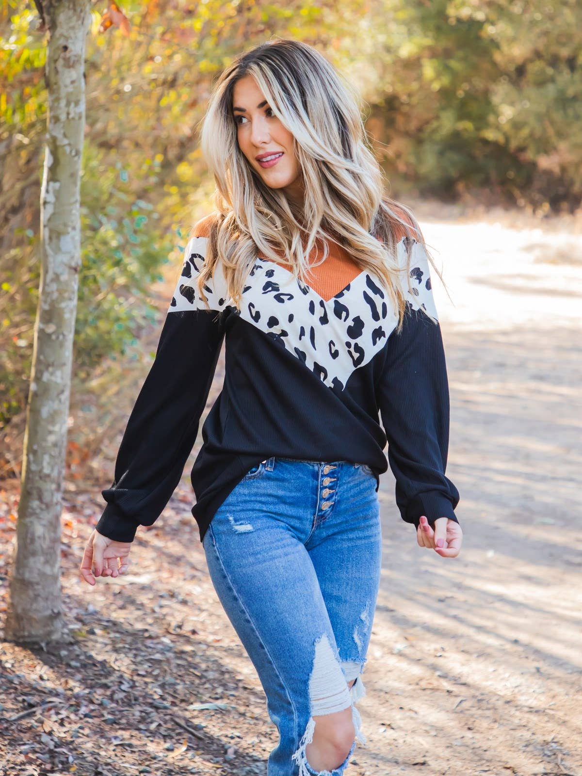 Tickled Teal - Vendita all'ingrosso Felpa - Donna - Top ovale con stampa animalier con dettaglio a V7