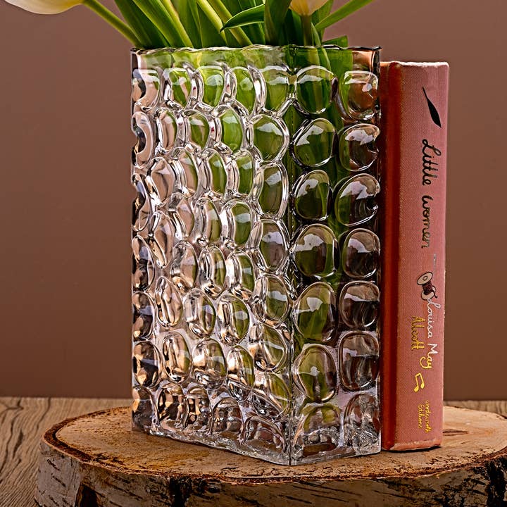 Buchvase: Grau für den Großhandel von The Glass House Wholesale Interiors Ltd.