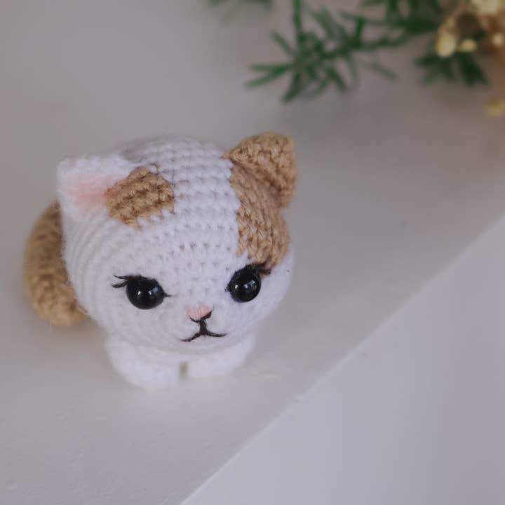 TOMOPOD LLC - Wholesale Car Decorative Charm - Unisex - Cute Crochet Cat, My Little Nala Cat, Handmade Amigurumi Cat