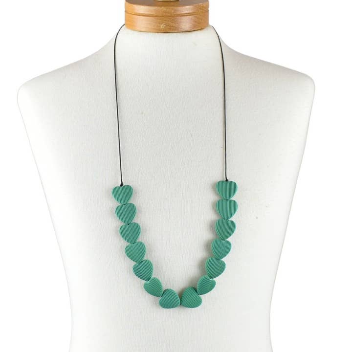 Taylor Hill Scarves & Co - Wholesale Beaded/pearl necklace - THSJ1266: Teal: Heart Resin Necklace2