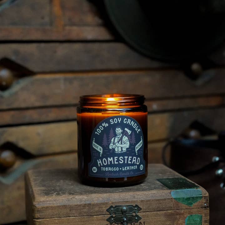 Ambush Candle Co. – wholesale Jar/filled candle – Homestead | Tobacco + Leather 8oz Soy Candle6