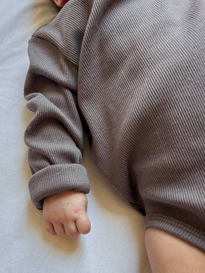 Body Boom langærmet - taupebrun for engroshandel hos Atelier Badaboum