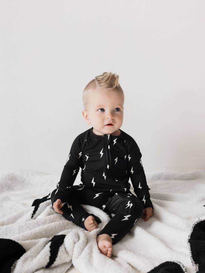 Forever French Baby - Wholesale Slaappak - Baby - Pyjama met ritssluiting van bamboe | Midnight Lightning Bolt4