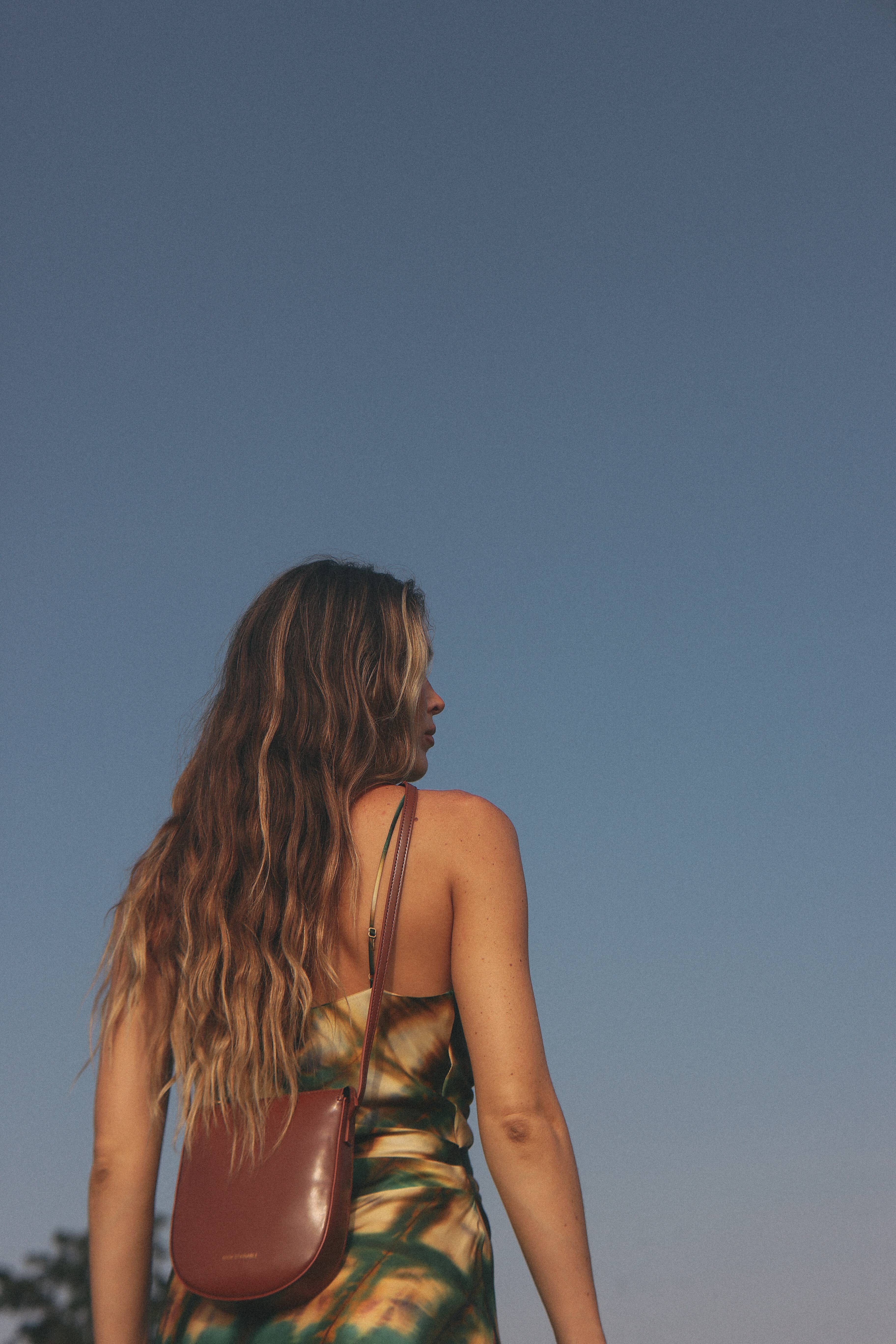 Sook Stainable - Venta al por mayor Bandolera - Mujer - Eva - Bolso cruzado marrón con correa de cuero sostenible de piel de manzana1