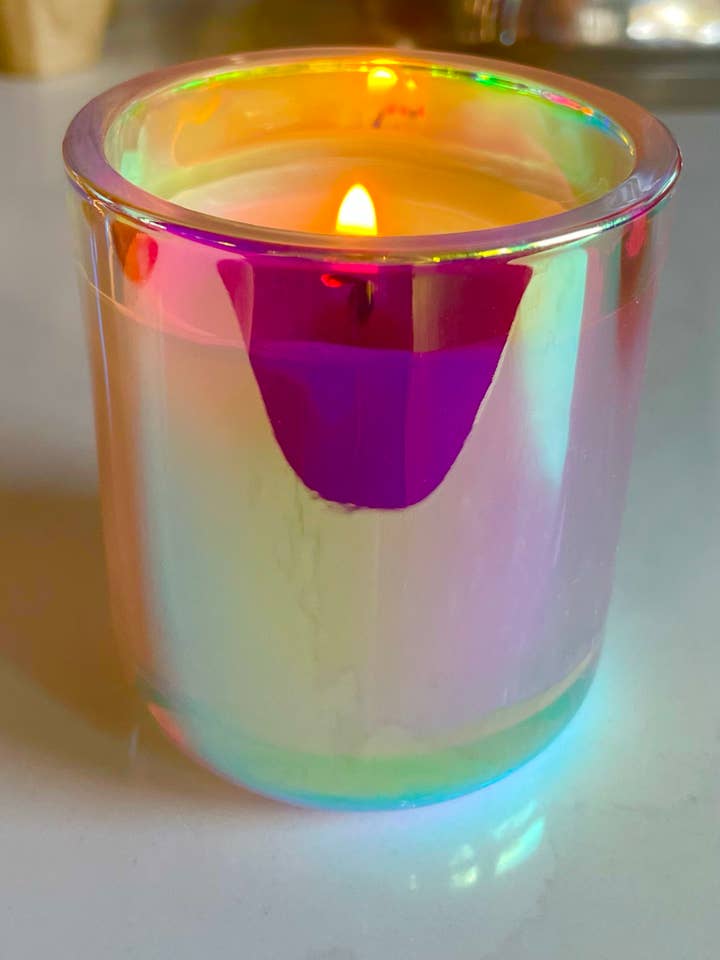 Namaste Home Hvid Label Krystal Sojalys i Iriserende Glas for engroshandel hos Namaste Home