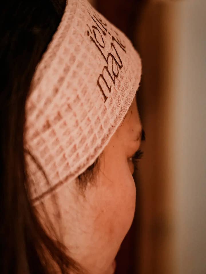 Verzorgingshoofdband: Het Chique en Comfortabele Accessoire | J'olie Marie voor wholesale door J'olie Marie