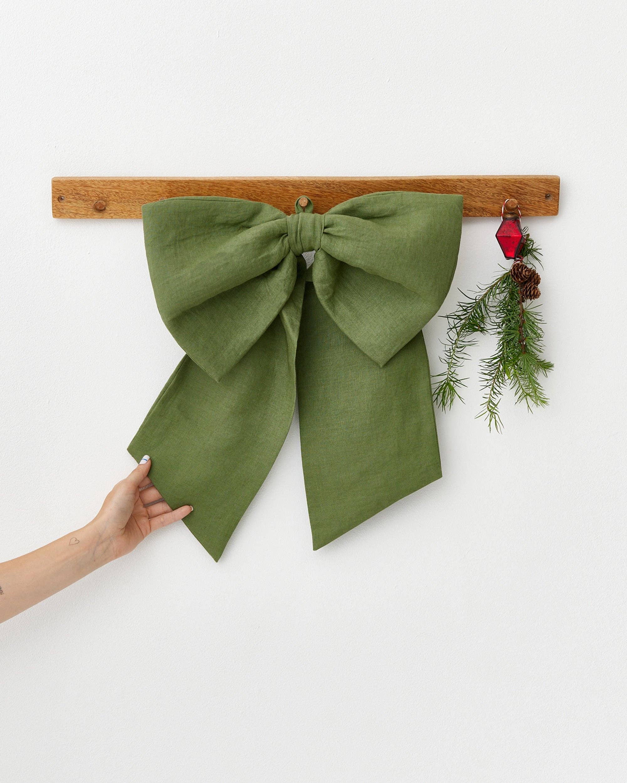 MagicLinen (We handle U.S. import procedures for you) - Wholesale Christmas Decoration - Forest green Linen Decorative Christmas Bow0