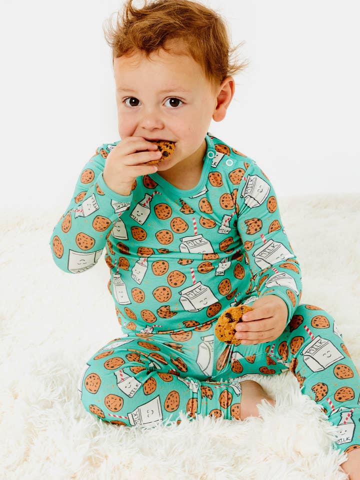 Ensemble de pyjama à manches longues - Milk and Cookies pour la vente par Clover Baby & Kids