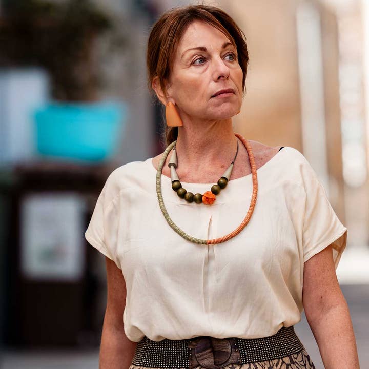 Bijondo - Wholesale Beaded/Pearl Necklace - Wood & Resin Necklace Tilly1