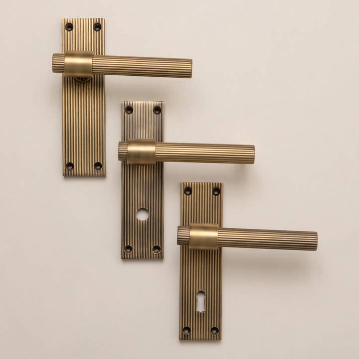 Antique Brass Straight Knurled Lever Handles - Solid Brass for wholesale by Brass bee