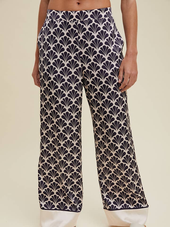 HOSE MIT AUFGEKREMPELTEM BUND UND MUSCHELPRINT/WL24-9838 für den Großhandel von Wishlist Apparel