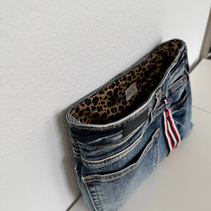 Indigo Bags - Wholesale Clutch Bag - Women's - Miss Me Upcycled Denim Clutch w/ stripes – cheetah3