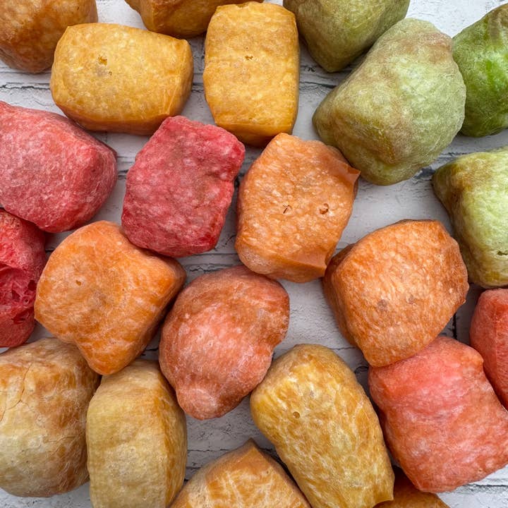 1kg mixed size Puffs (medium - large) for wholesale by Paw & Co. Pantry