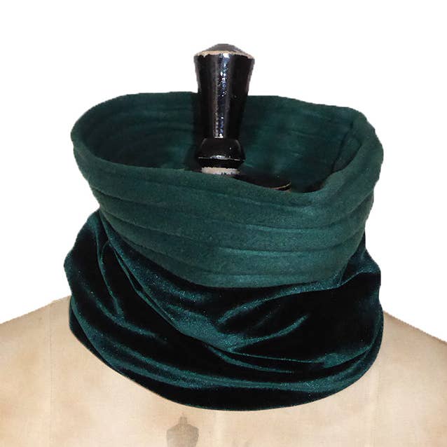 Velvet Snood - Flaschengrün für den Großhandel von Anna Falcke